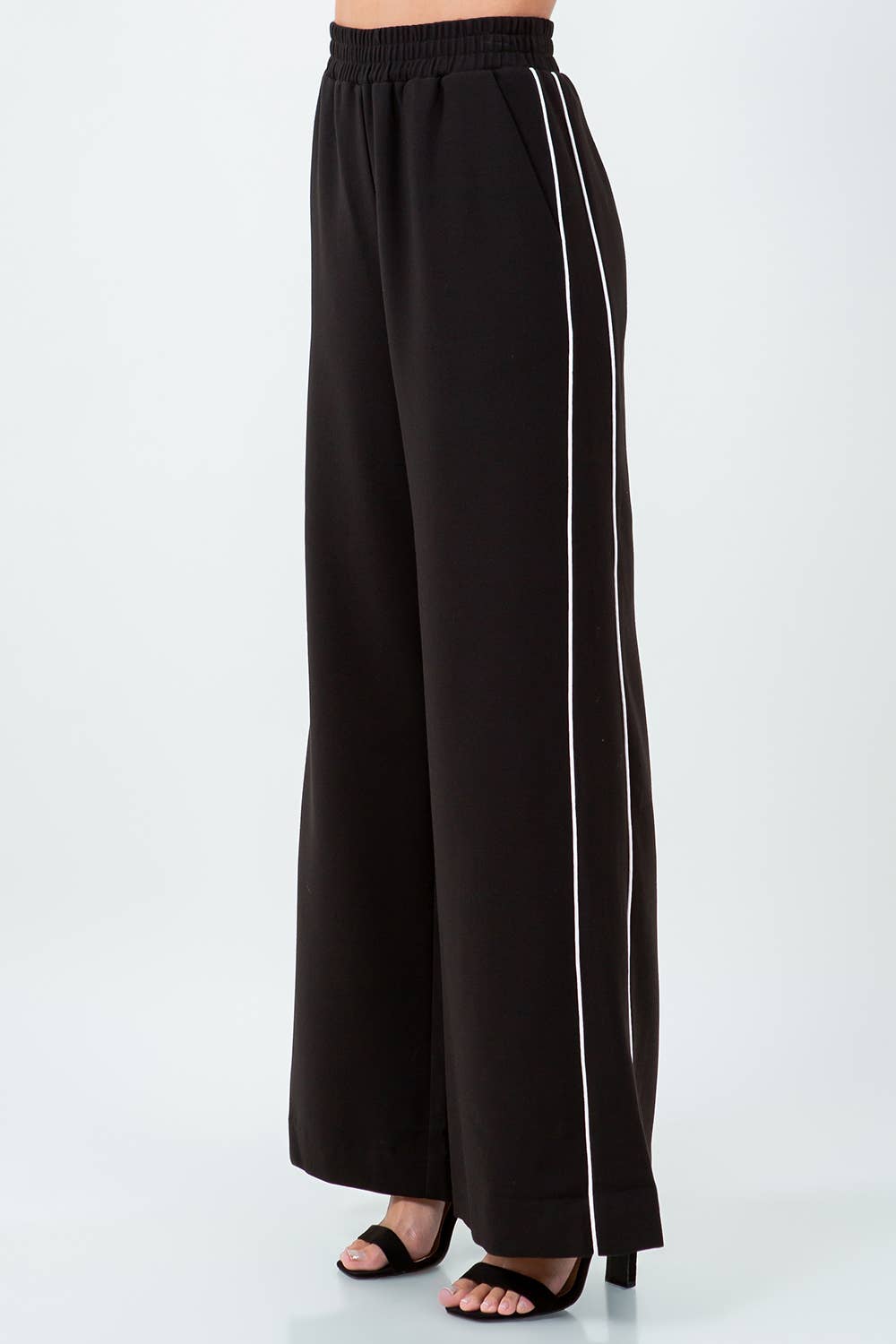 ALANA CONTRAST PIPING DETAILED STRAIGHT LEG TROUSERS